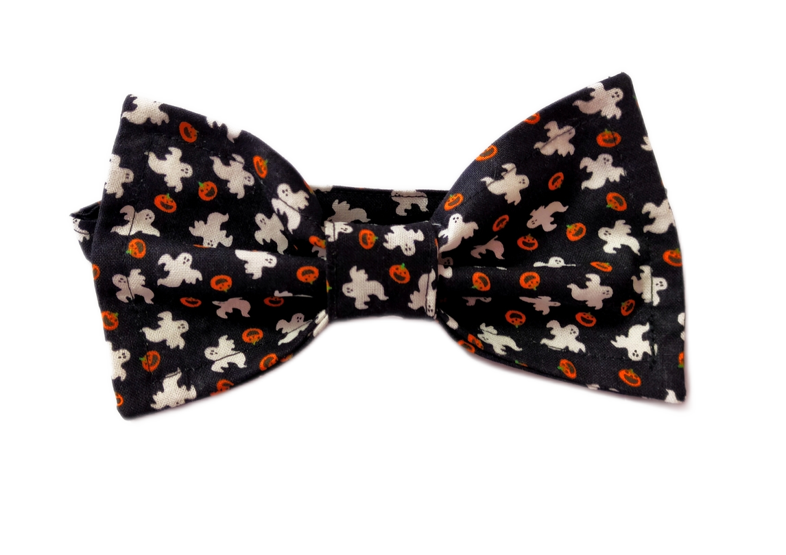 MICHI PAPILLON Ghosts And Pumpkins Halloween Bow Tie